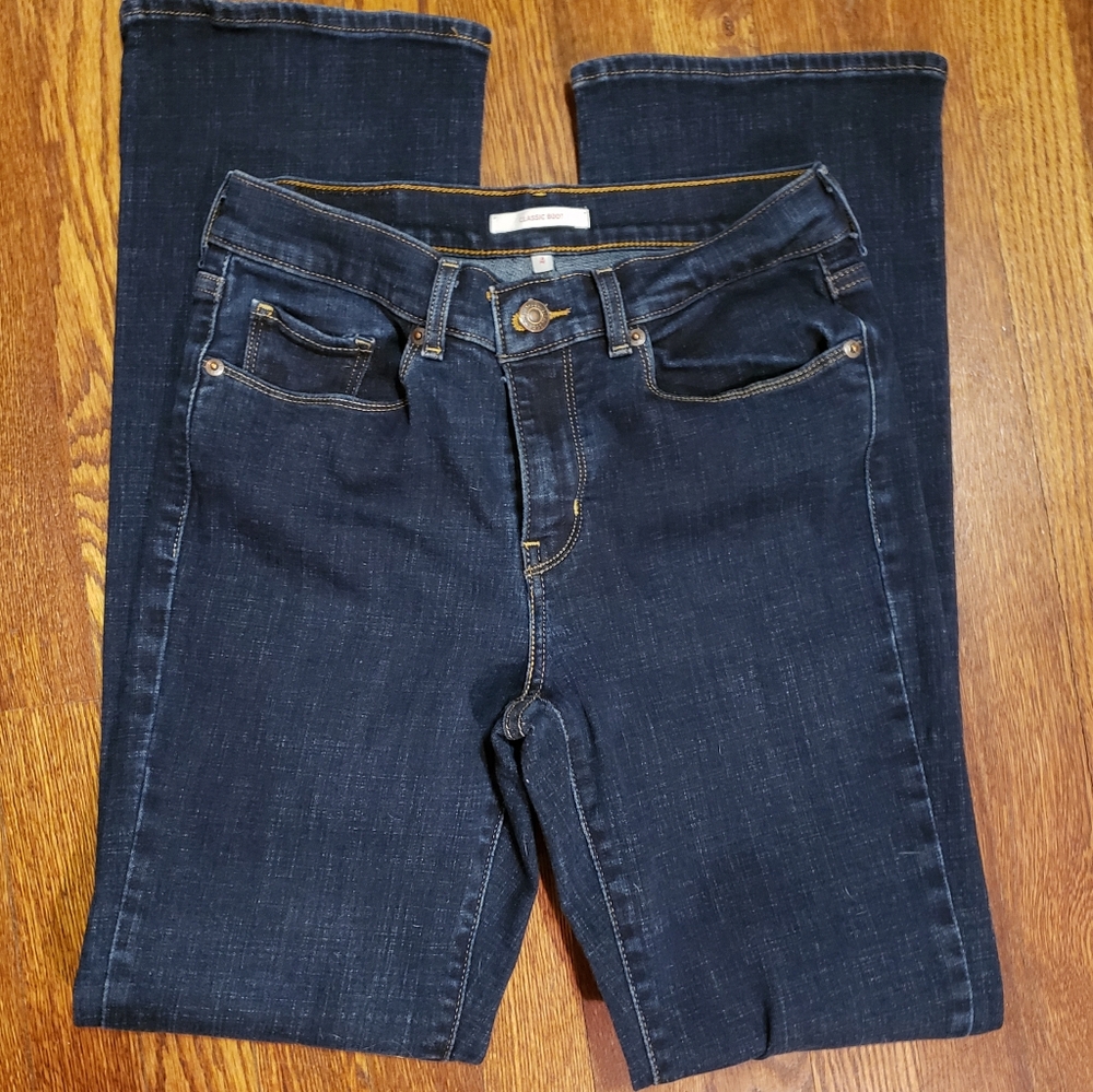 Women's Levi Classic Boot cut Jeans Size 4